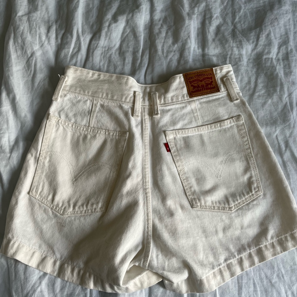Cream color Levi Shorts